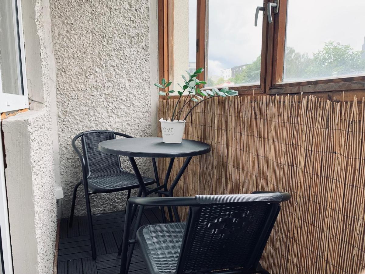 You'Ll Love This Large Apartment! Free Parking! Tallinn Buitenkant foto