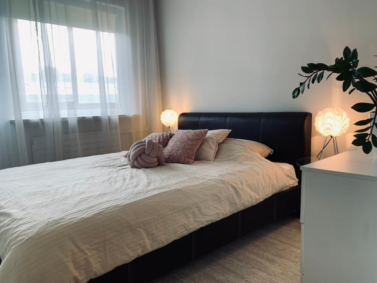 You'Ll Love This Large Apartment! Free Parking! Tallinn Buitenkant foto