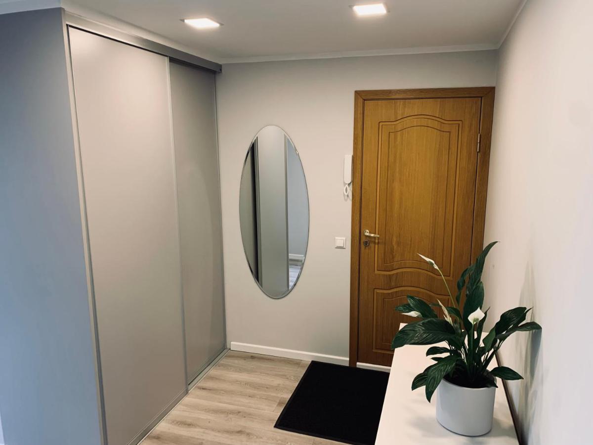 You'Ll Love This Large Apartment! Free Parking! Tallinn Buitenkant foto